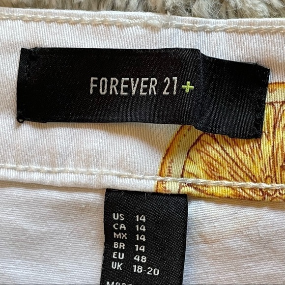 FOREVER 21 LEMON PRINT SHORTS SIZE 14 GREAT CONDITION - Picture 7 of 8